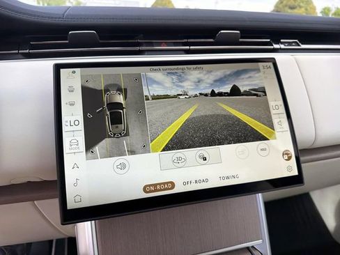 New 2026 Land Rover Range Rover SE image 22