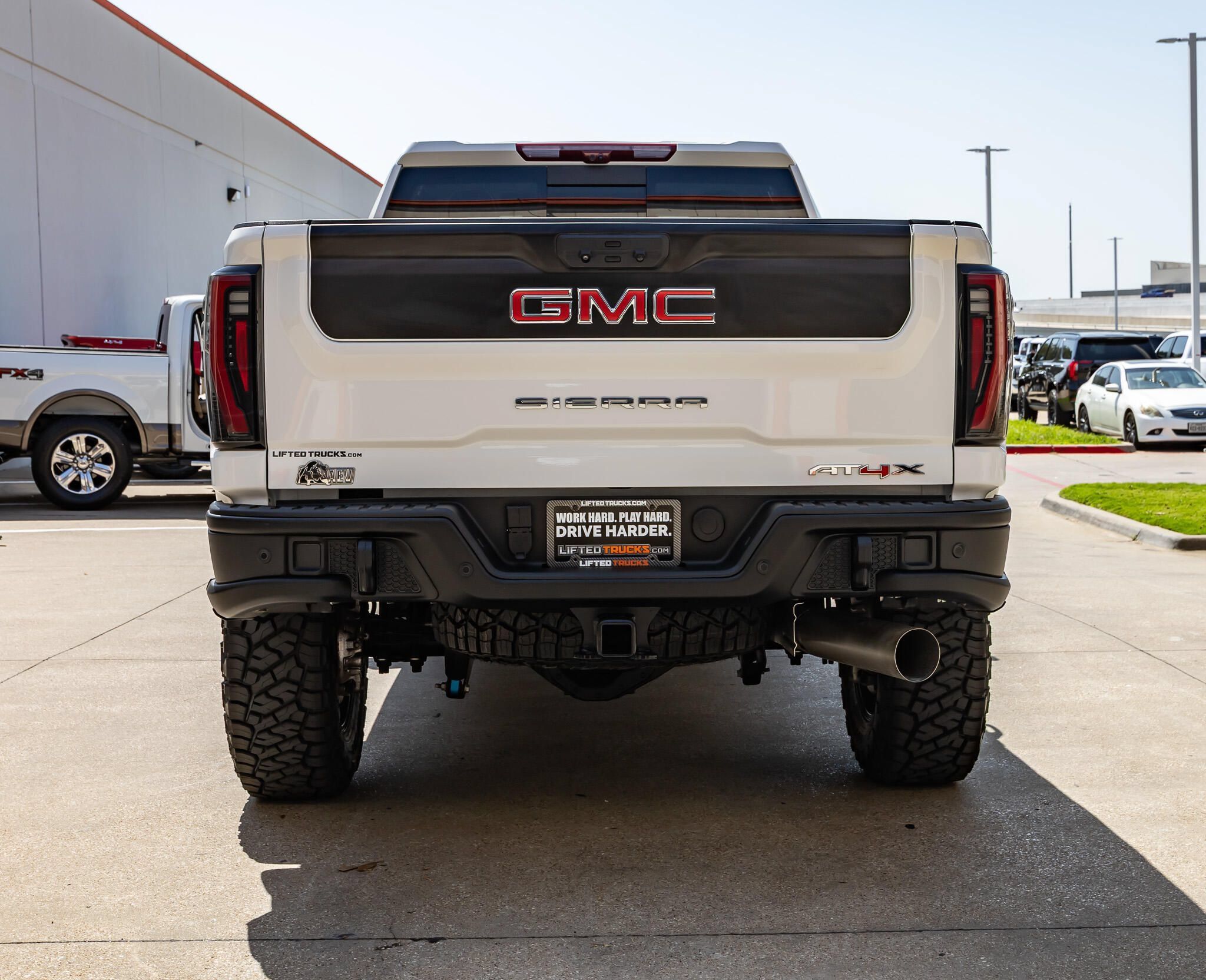 Used 2025 GMC Sierra 2500 AT4X w/ AT4X AEV Edition AWD/4WD image 8