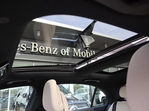 Used 2024 Mercedes-Benz C 300 Sedan image 7