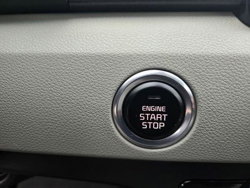 Used 2018 Kia Niro LX image 22