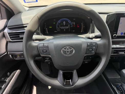 Used 2025 Toyota Camry LE FWD image 13