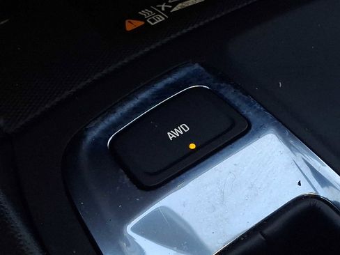 Used 2018 Chevrolet Equinox Premier image 22