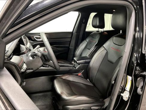 Used 2024 Jeep Compass Trailhawk AWD/4WD image 31