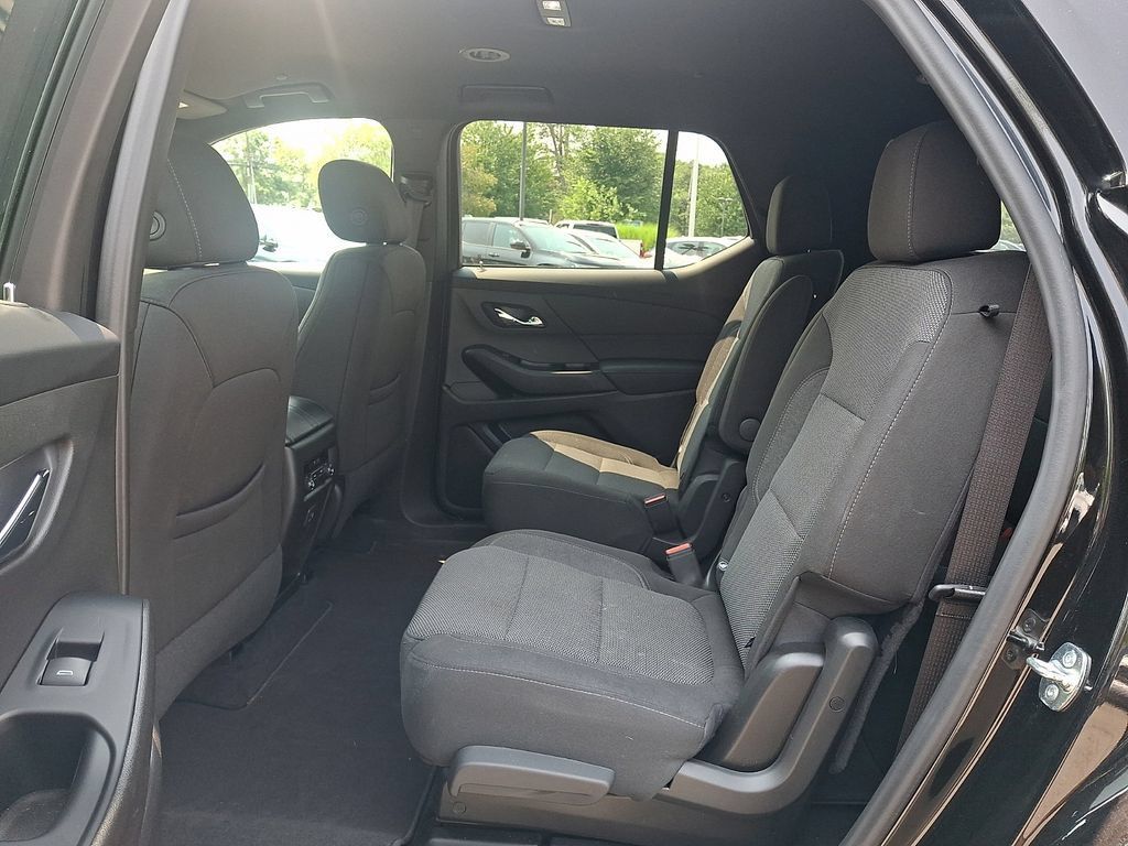 Certified 2023 Chevrolet Traverse LT AWD/4WD image 10