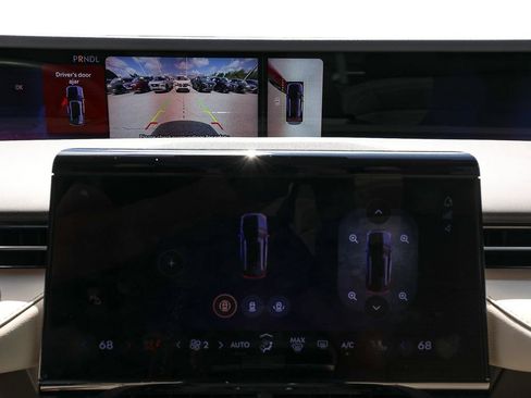 Certified 2025 Lincoln Nautilus Reserve AWD/4WD image 18