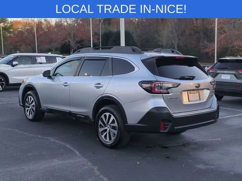 Used 2021 Subaru Outback Premium image 3