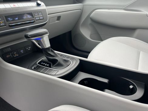 Used 2025 Hyundai Kona SEL image 41