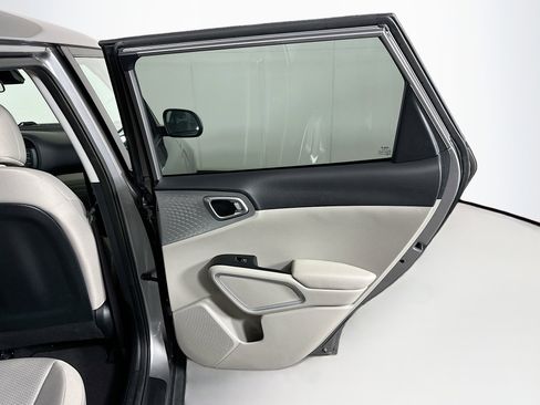 Used 2025 Kia Soul LX w/ LX Technology Package image 28