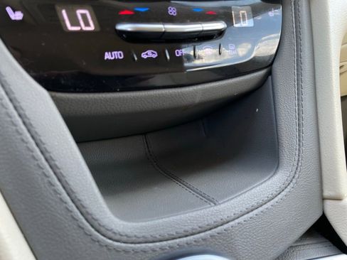 Used 2022 Cadillac XT5 Premium Luxury FWD image 19