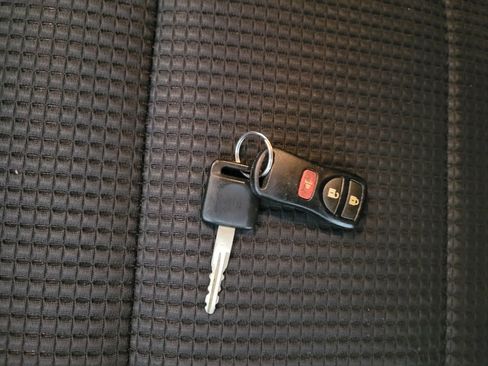 Used 2014 Nissan Titan SV w/ SV Value Truck Package RWD image 32