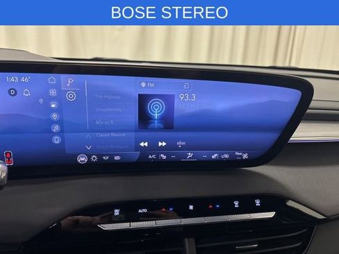 Used 2025 Buick Enclave Preferred image 20