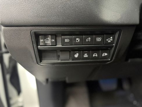 Used 2024 Toyota Tundra Limited AWD/4WD image 14