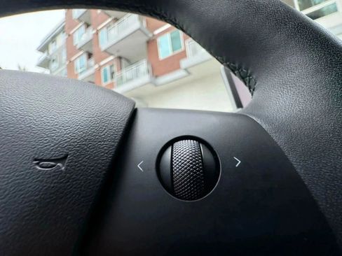 Used 2023 Tesla Model 3 Standard Range image 26