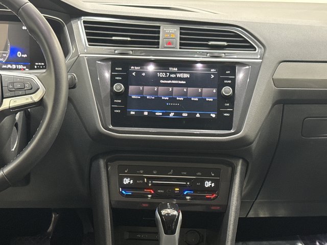 Used 2024 Volkswagen Tiguan SE AWD/4WD image 25