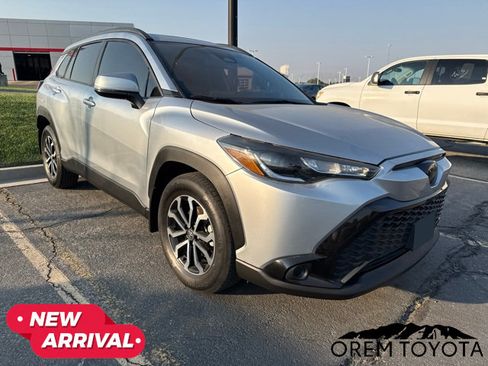 Used 2024 Toyota Corolla Cross AWD Hybrid w/ Moonroof Package image 6