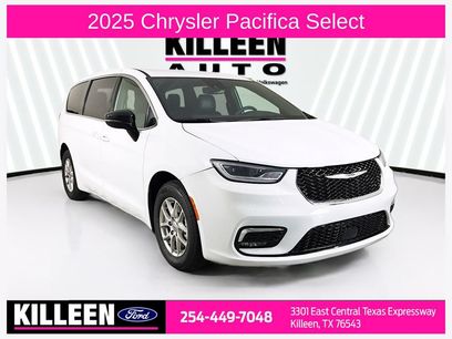 Used 2025 Chrysler Pacifica Select
