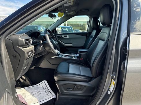 Used 2023 Ford Explorer XLT w/ Equipment Group 202A AWD/4WD image 32