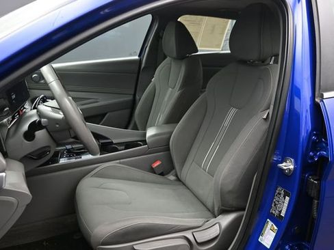 Used 2024 Hyundai Elantra SEL w/ Convenience Package FWD image 9