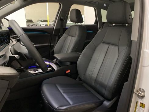 Used 2025 Audi Q5 Premium w/ Convenience Package image 63