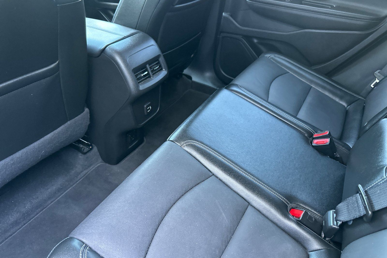 Used 2023 GMC Terrain SLT AWD/4WD image 12