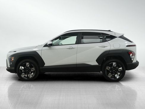 Used 2025 Hyundai Kona SEL image 2