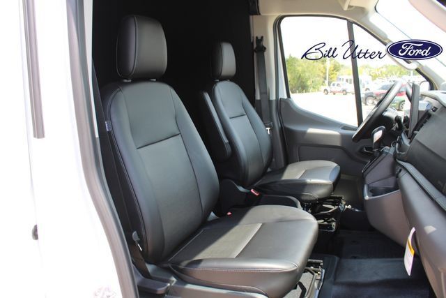 New 2026 Ford Transit 250 148 Medium Roof w/ Load Area Protection Package RWD image 7