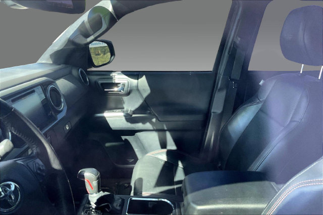 Used 2019 Toyota Tacoma TRD Pro AWD/4WD image 5