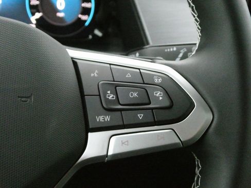 New 2026 Volkswagen Atlas Cross Sport SE image 12