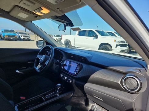 Used 2024 Nissan Kicks SV FWD image 28