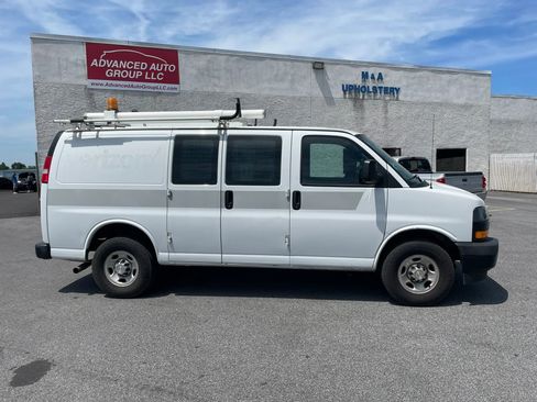 Used 2019 Chevrolet Express 2500 w/ Driver Convenience Package RWD image 11