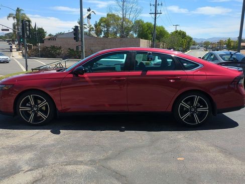 Certified 2025 Honda Accord Sport image 9