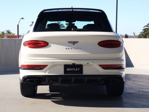 Certified 2022 Bentley Bentayga image 11