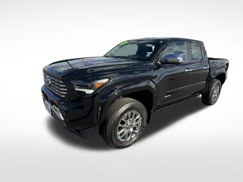 Used 2024 Toyota Tacoma Limited w/ Limited Package (LT) image 35