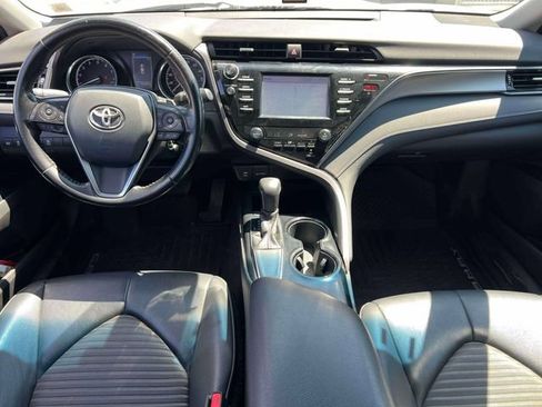 Used 2019 Toyota Camry SE FWD image 19