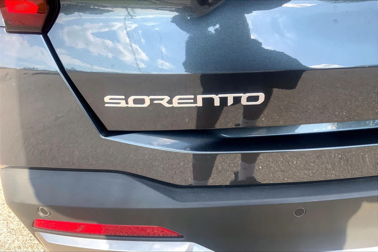 Used 2024 Kia Sorento S FWD image 29
