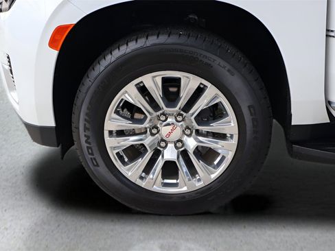 Used 2024 GMC Yukon XL Denali image 9