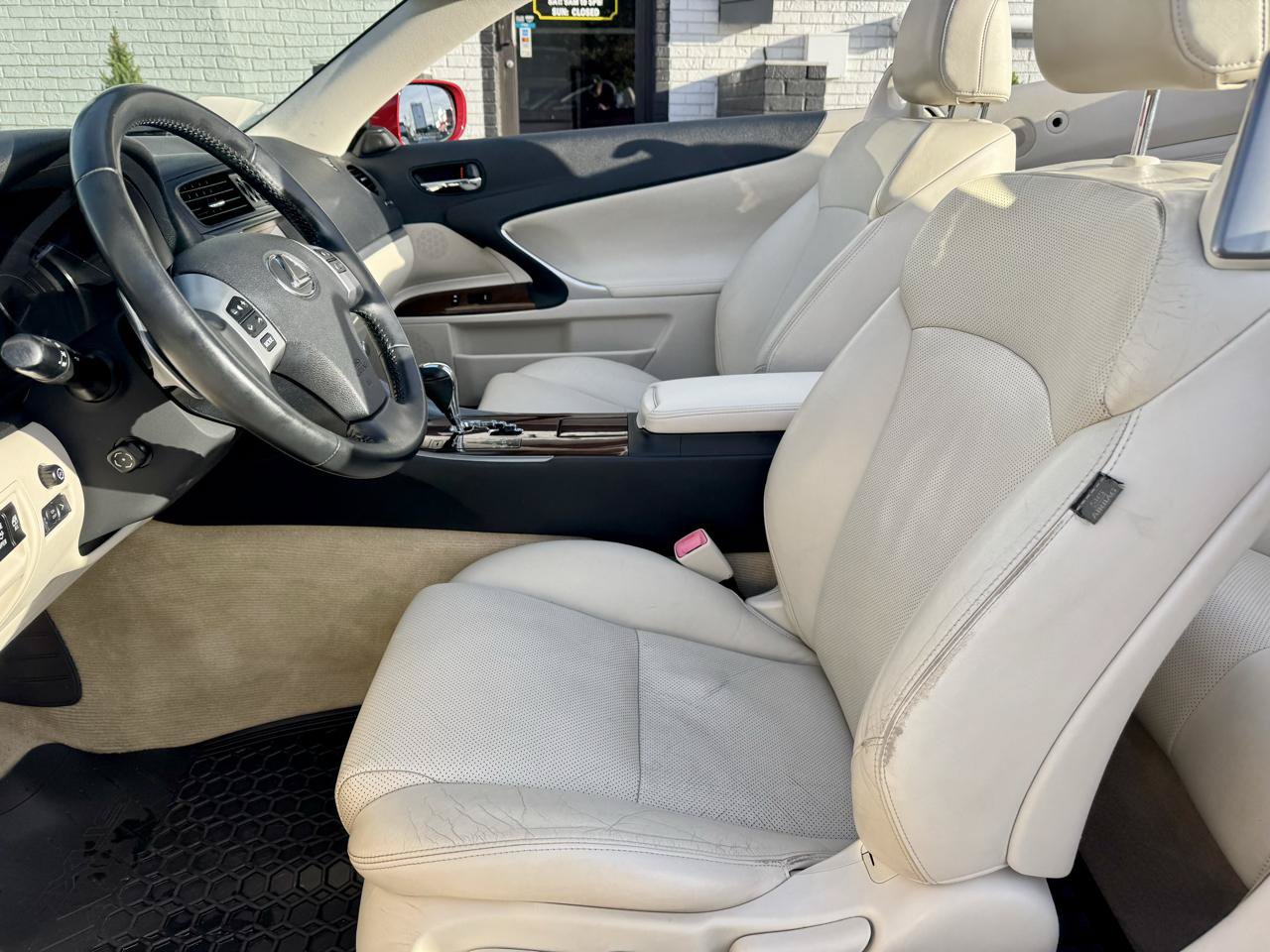 Used 2014 Lexus IS 250C w/ Navigation System Package RWD image 19