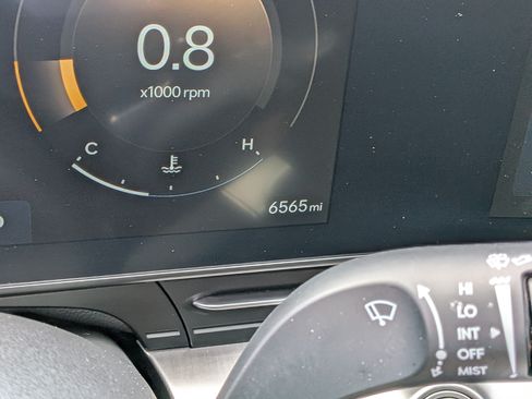 Used 2025 Hyundai Kona SEL FWD image 28