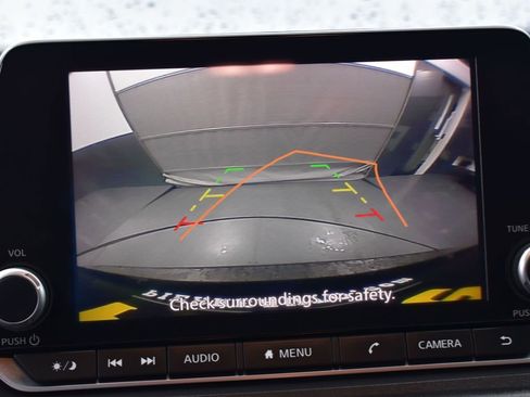 Used 2023 Nissan Rogue S image 18