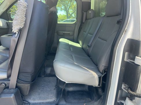 Used 2011 Chevrolet Silverado 1500 W/T image 19