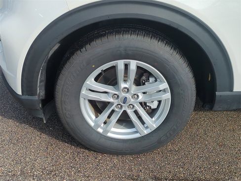 Used 2022 Ford Explorer XLT w/ Class IV Trailer Tow Package image 12