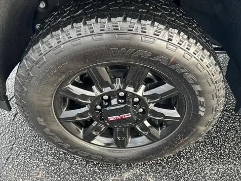 New 2026 GMC Sierra 2500 AT4 w/ AT4 Premium Plus Package AWD/4WD image 18