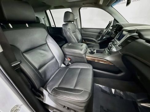 Used 2020 Chevrolet Suburban LT AWD/4WD image 31