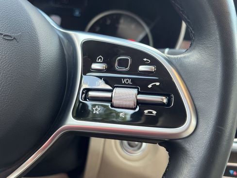 Certified 2021 Mercedes-Benz GLC 300 4MATIC image 37