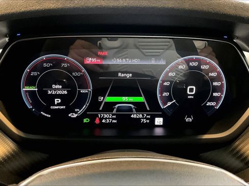 Used 2022 Audi RS e-tron GT image 25