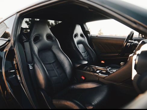 Used 2019 Nissan GT-R Premium w/ Premium Interior Package image 37