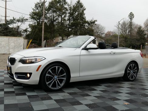Used 2017 BMW 230i xDrive Convertible image 10