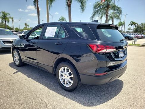 Used 2023 Chevrolet Equinox LS AWD/4WD image 3