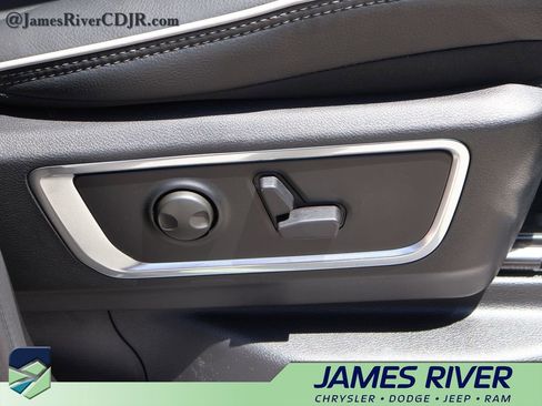 Used 2026 RAM 1500 Laramie AWD/4WD image 10
