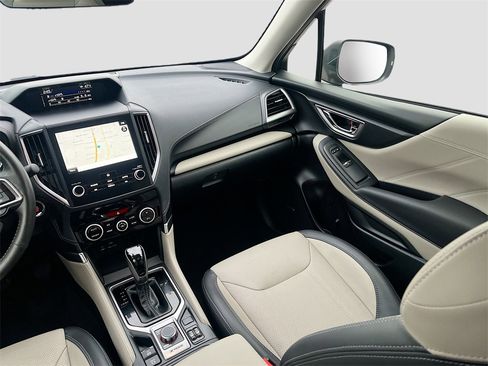Used 2024 Subaru Forester Limited image 25